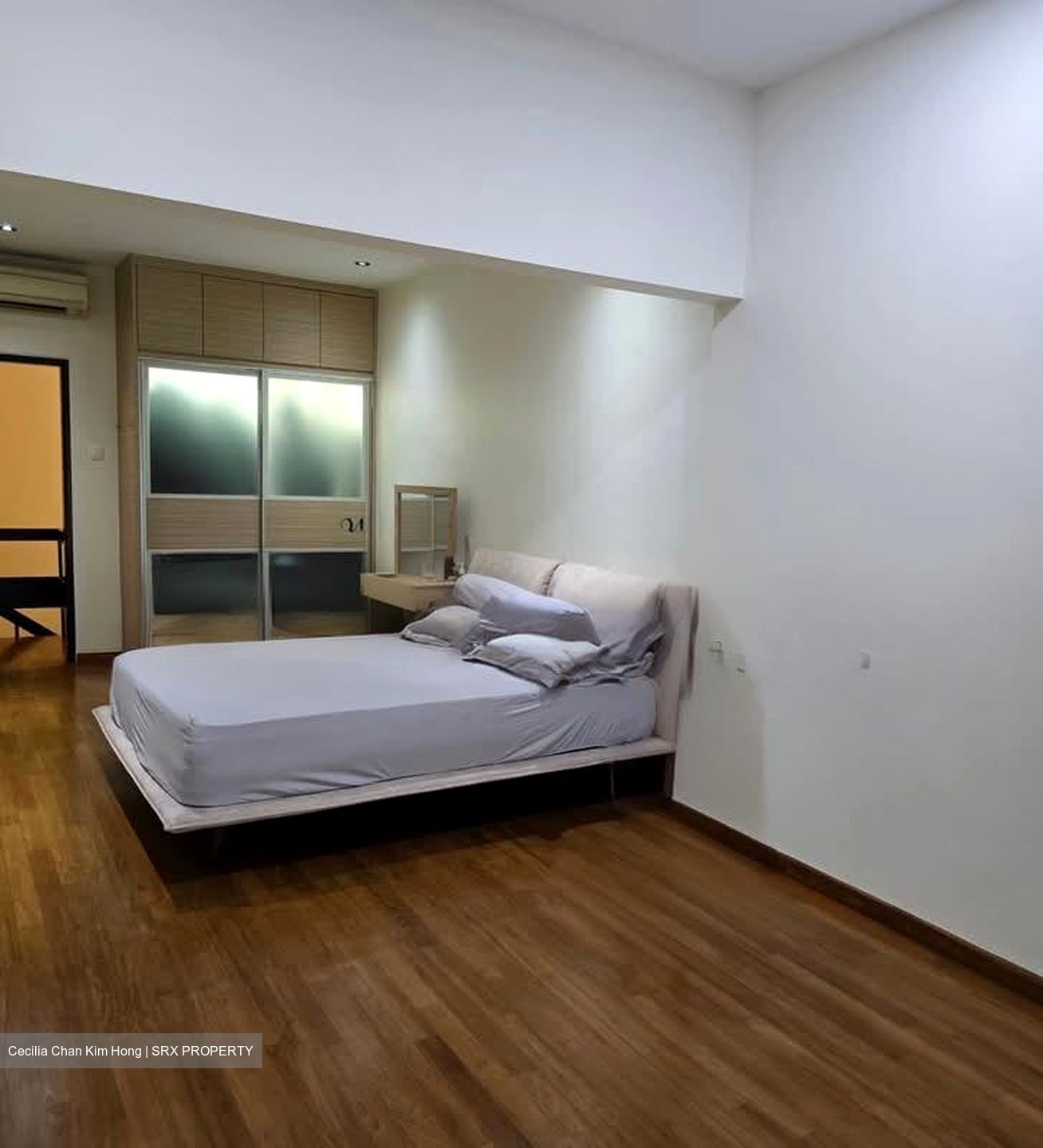 Hillside Drive (D19), Terrace #554769381